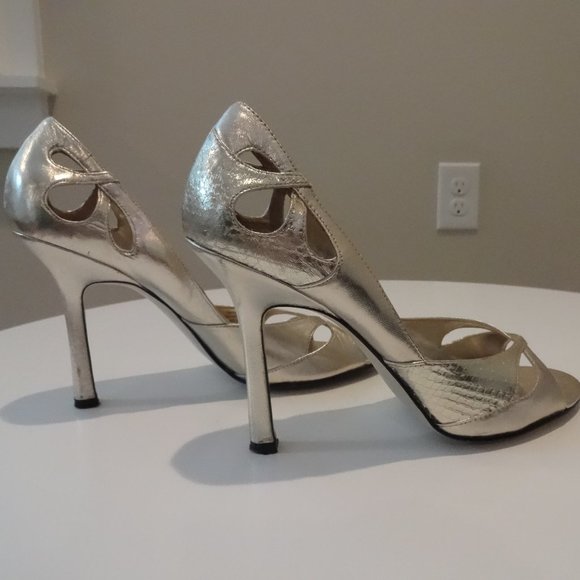 Guess Vincenza Gold Heels - Picture 2 of 8